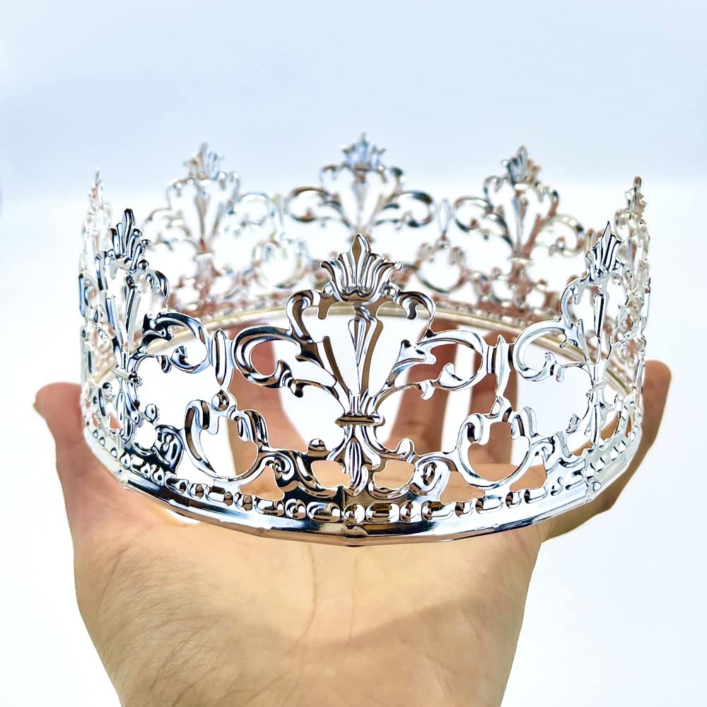 Gâteau Rose Mignon Avec Une Couronne Sur La Table à L'anniversaire Pour Une Princesse Image stock - Image du chéri, anniversaire: 97248887 Gâteau Rose Mignon Avec Une Couronne Sur La Table à L'anniversaire Pour Une Princesse Image stock - Image du chéri, anniversaire: 97248887