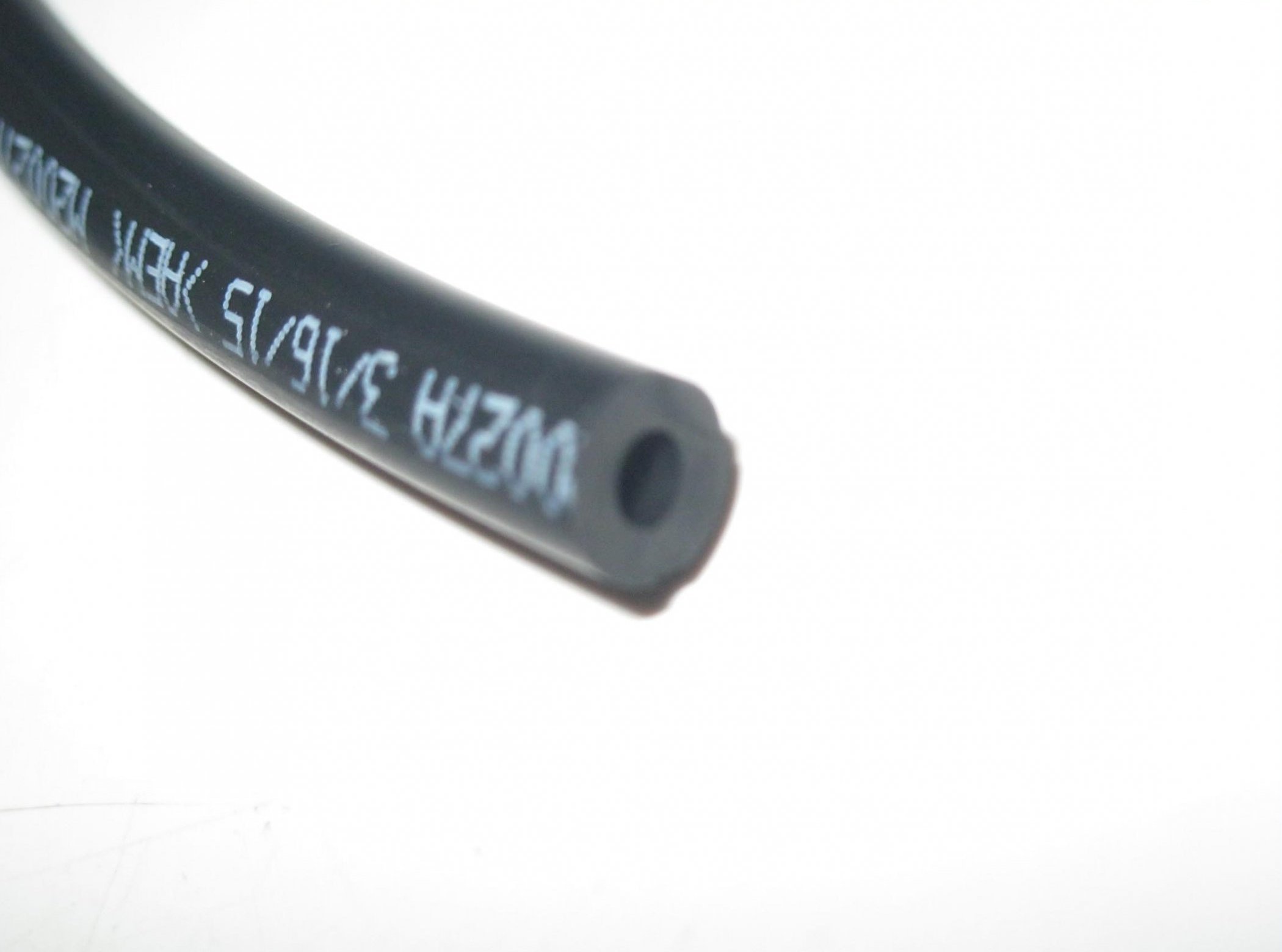 BMW Vacuum Hose Pipe Line Black 3.5x1.8x100 mm 7545323 11727545323  