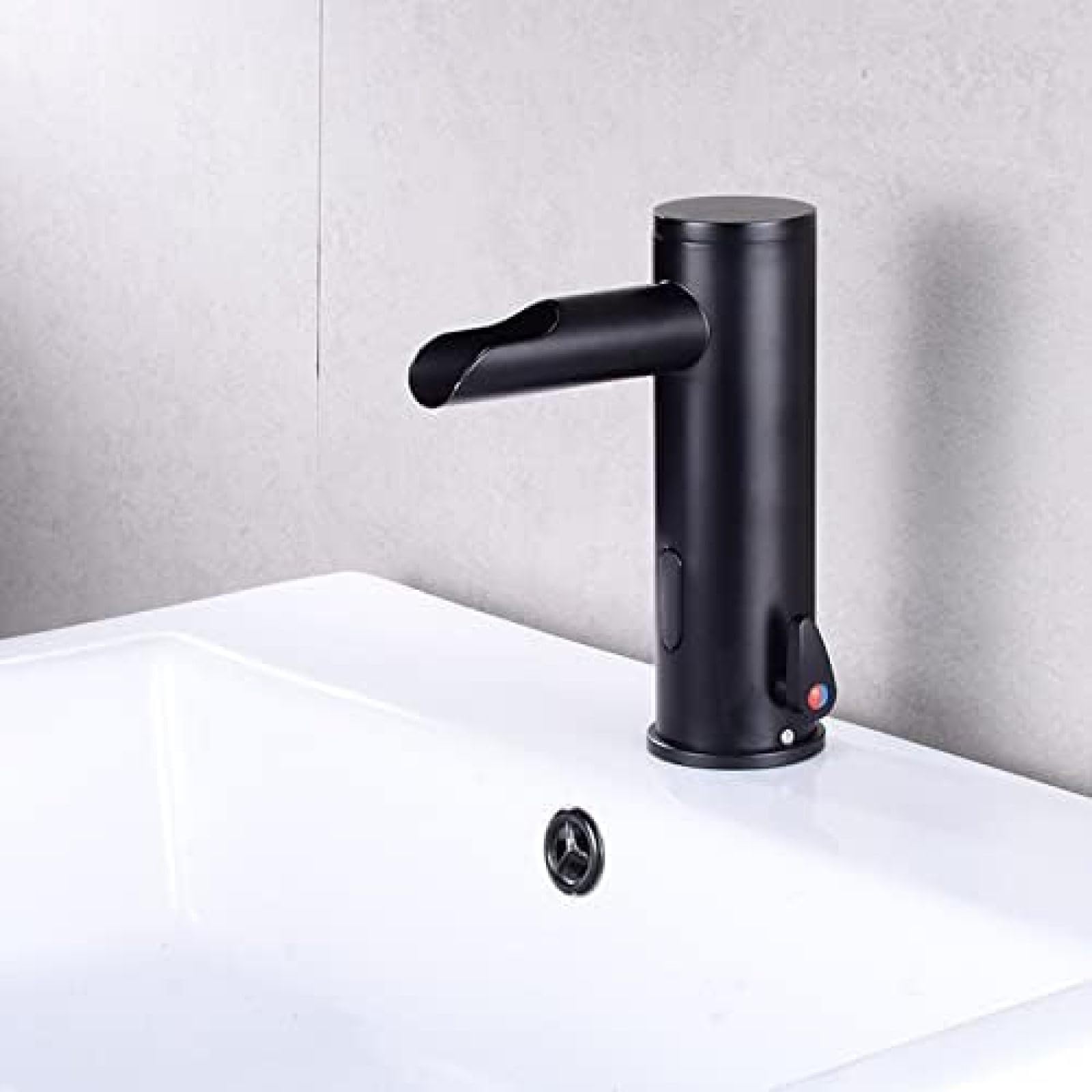 Grifo de baño sin contacto con sensor negro, ideal para higiene y confort