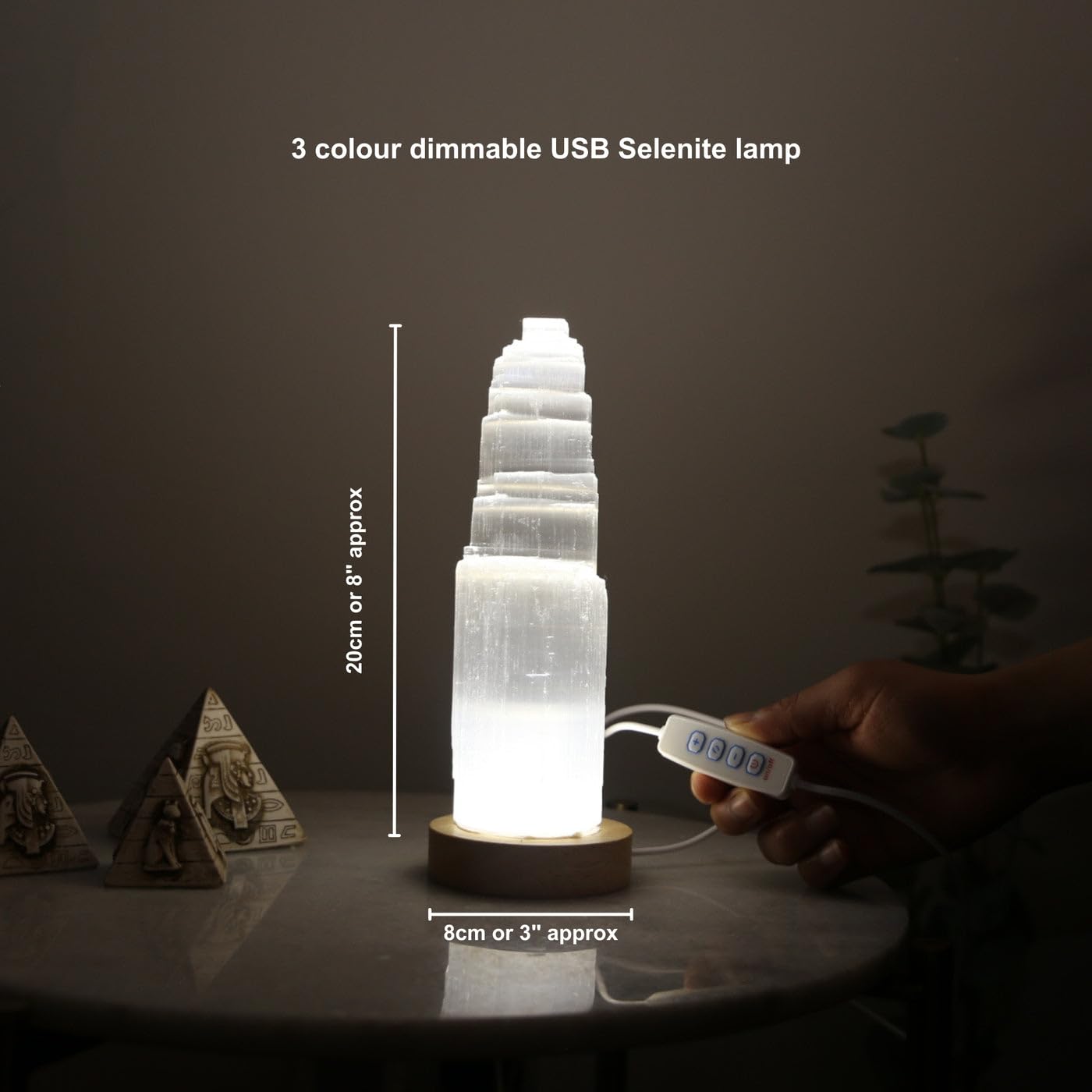 VL Pure Selenit USB Crystal Rock Dimmbare Lampe mit 3 wechselbaren Farben Bergturm Lampe Handgefertigte Holzbasis Meditation Heilung Energie Mineral Heimdekoration (20cm)