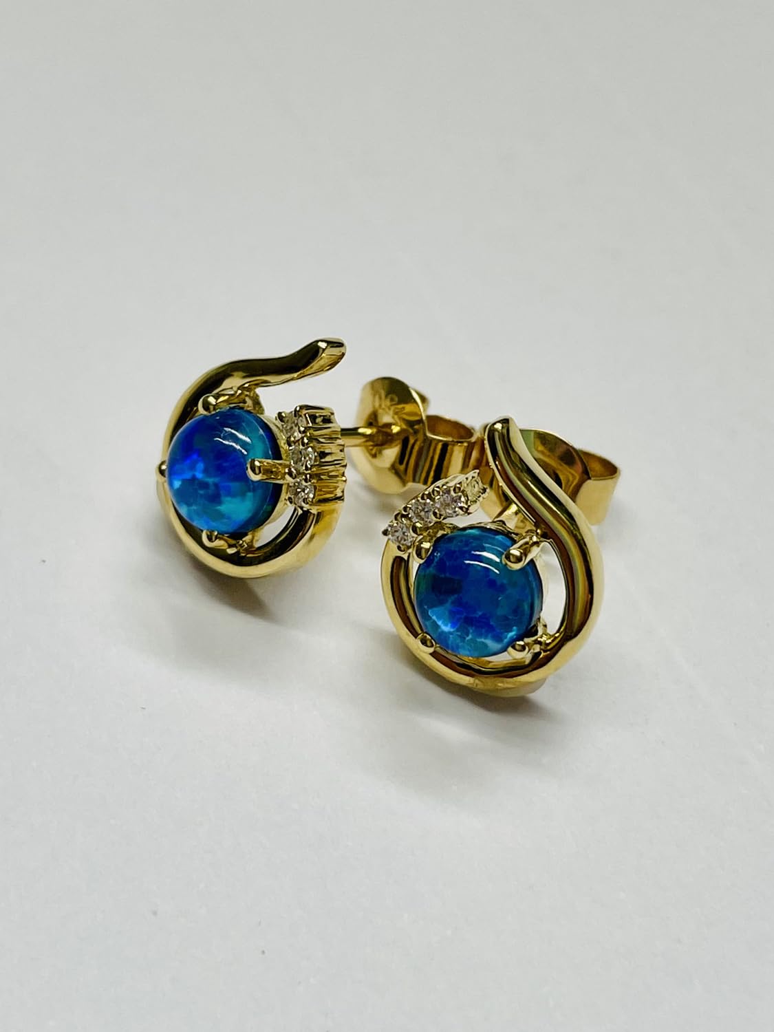 My Gold Damen Ohrringe Gold 333 Mit Opal Echtes Gelbgold (8 Karat) Damenohrringe Edelsteinohrringe Oplaohrringe 11 x 5 mm Sala