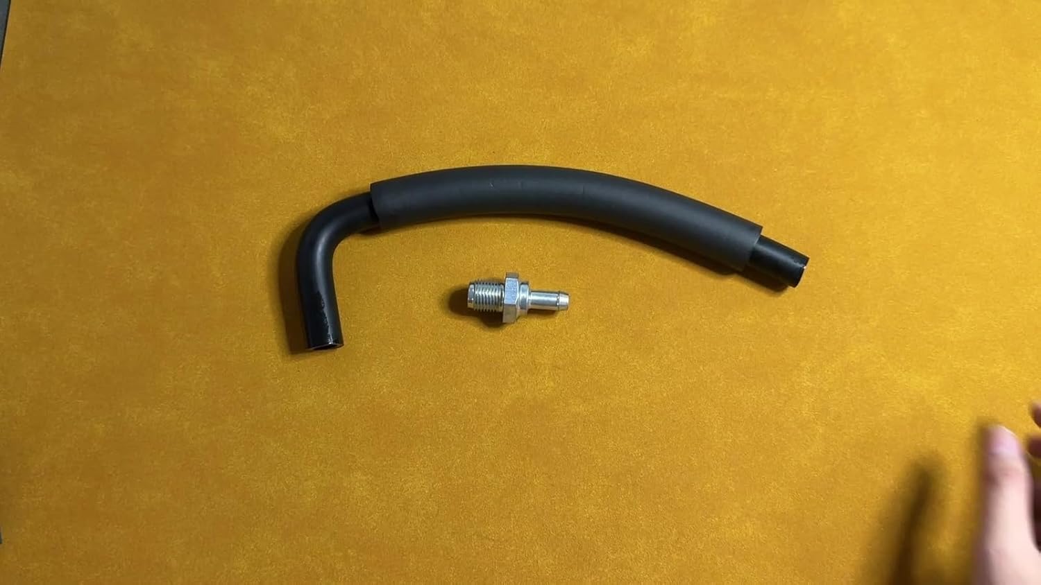 Replacement Auto Parts For Toyota Highlander RAV4 Scion TC PCV Valve & Hose - 12262-28021 & 12204-28020Mod-R36R-8395