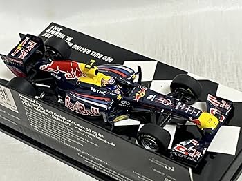 F1 レッドブル RB7 1/18スケール　ウェバー F1 Red Bull RB7 M Webber Showcar 2011 - Minichamps 1/18