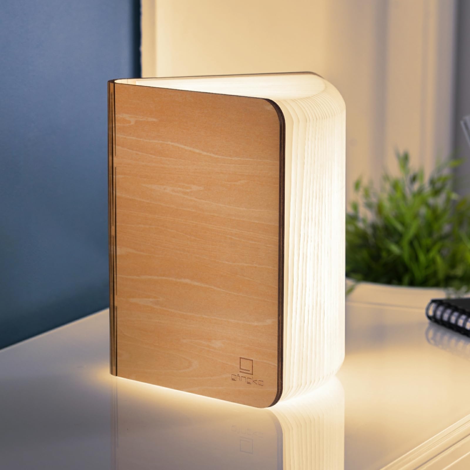 Gingko LED Smart Book Light ozdobna biała lampa z drewna klonowego, 17 cm x 21,5 cm x 2,5 cm