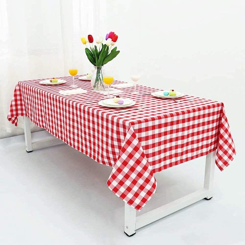 Nappe rectangulaire à carreaux rouge et blanc 152x213 cm antitache