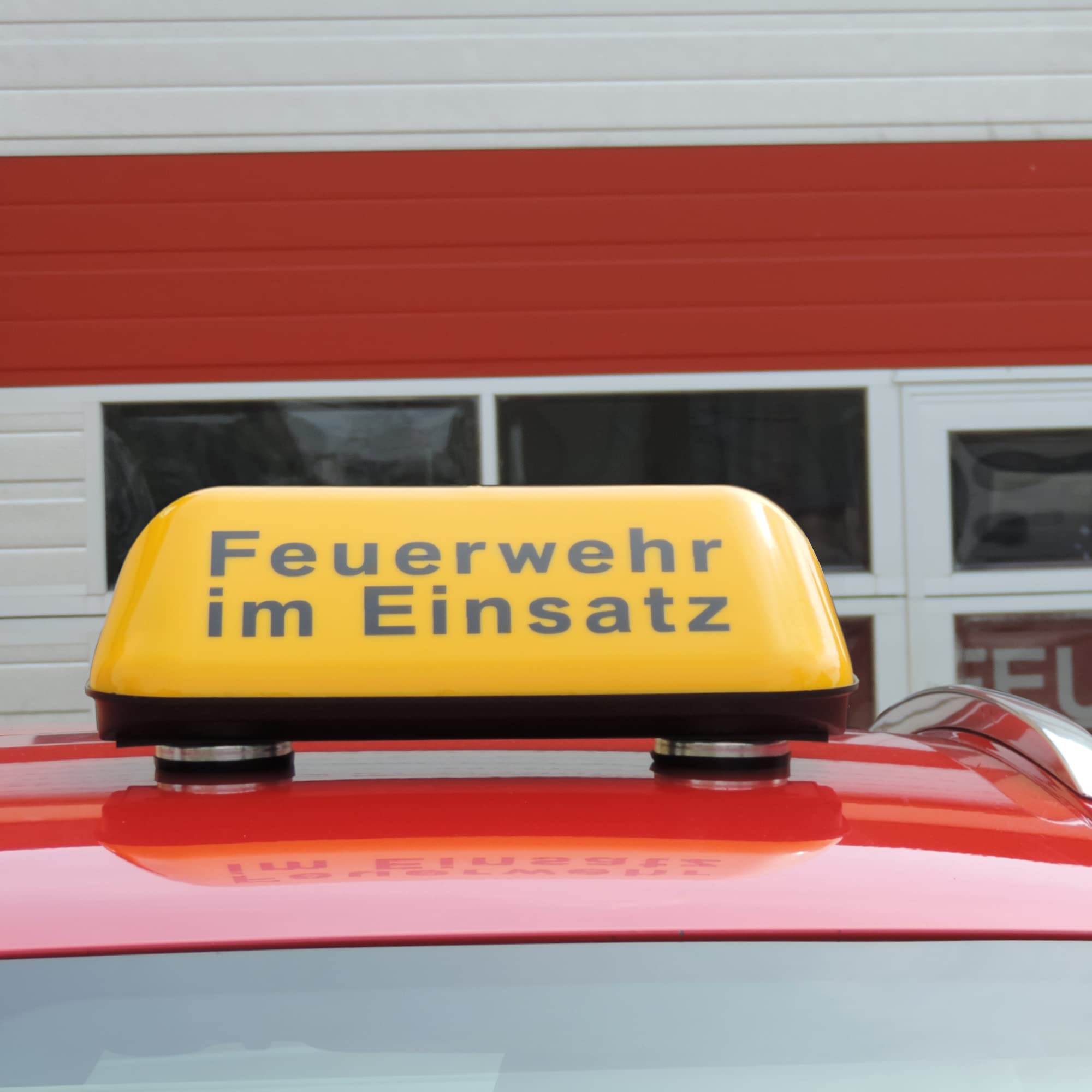 Magnet-Dachaufsetzer "Feuerwehr im Einsatz" (XL, Gelb)