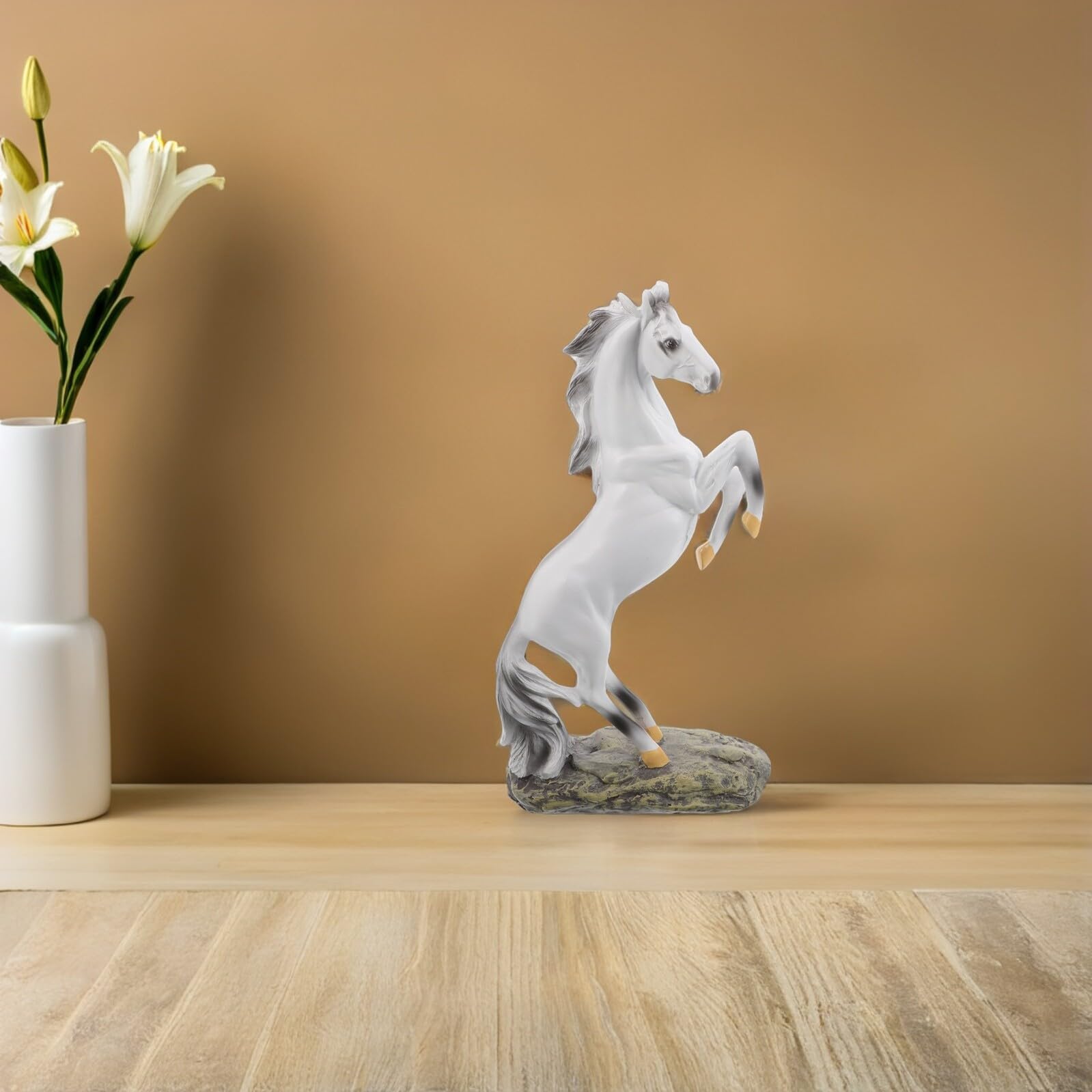 Feng Shui Figurka Konia z Żywicy Vintage Rzeźba Stojącego Konia Stabilny Materiał Symbol Sukcesu i Ambicji Dekoracja Do Salonu i Biura Chiński Noworoczny Ozdobny Element