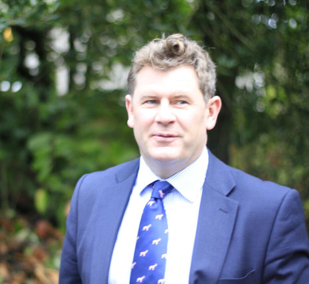 Amazon.co.uk Kingsley Donaldson books, biography, latest update