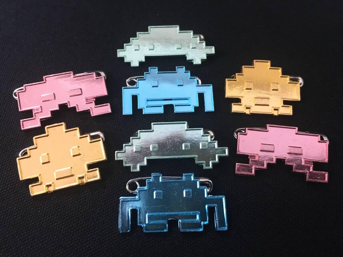 Amazon.co.jp: スペースインベーダー ダイキャスト ピンバッジ 8点