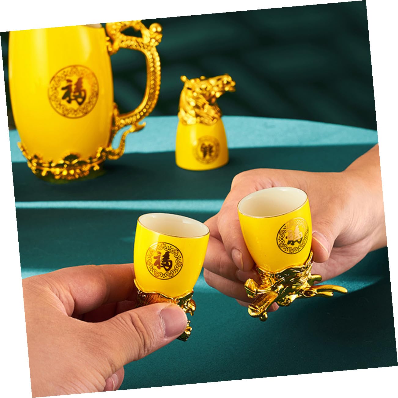 Cabilock 1 Juego Juego de Vino del Zodiaco Chino Vasos bañados en Oro Vasos de Licor de Whisky Kit de Bebida de Licor de cerámica Copa de Licor del Zodiaco Dorado Frasco dispensador de Agua