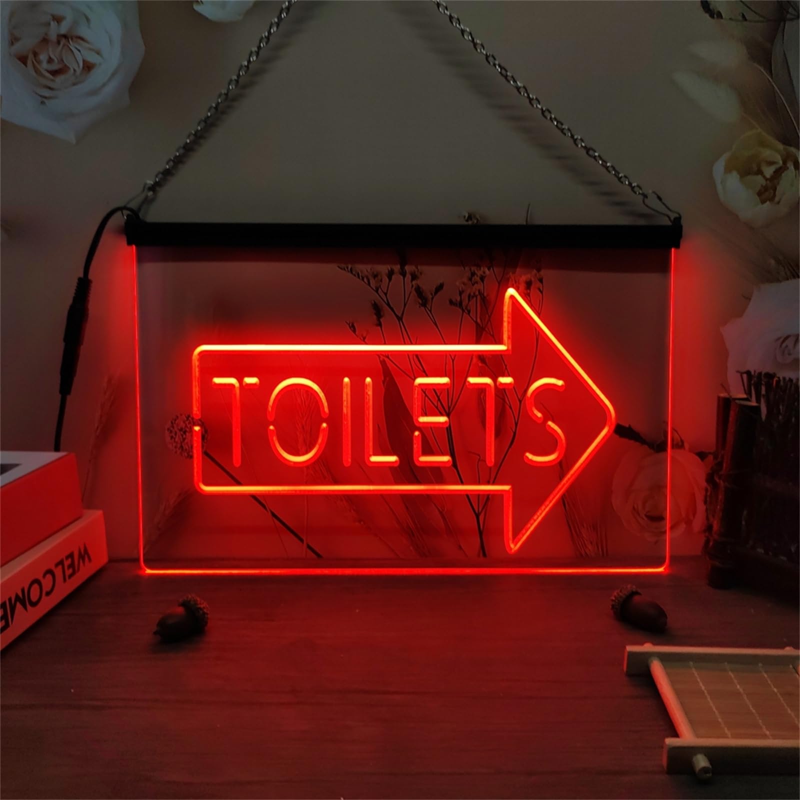 Insegna al Neon per Toilette con Freccia A Destra, Insegna Luminosa al Neon A LED USB con Controllo Remoto RGB, Decorazione da Parete per Bagni Pubblici,40x30cm