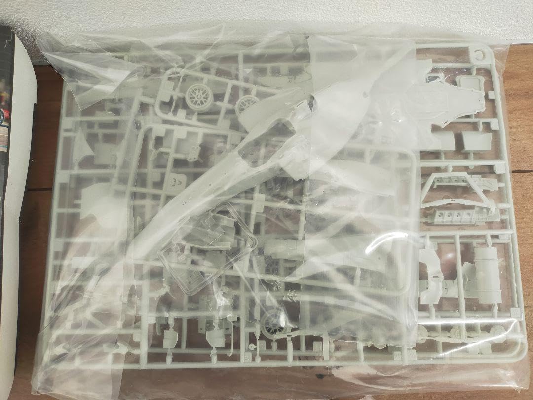 Revell 1/24 メルセデスGP W01 未開封品 maxresdefault.jpg