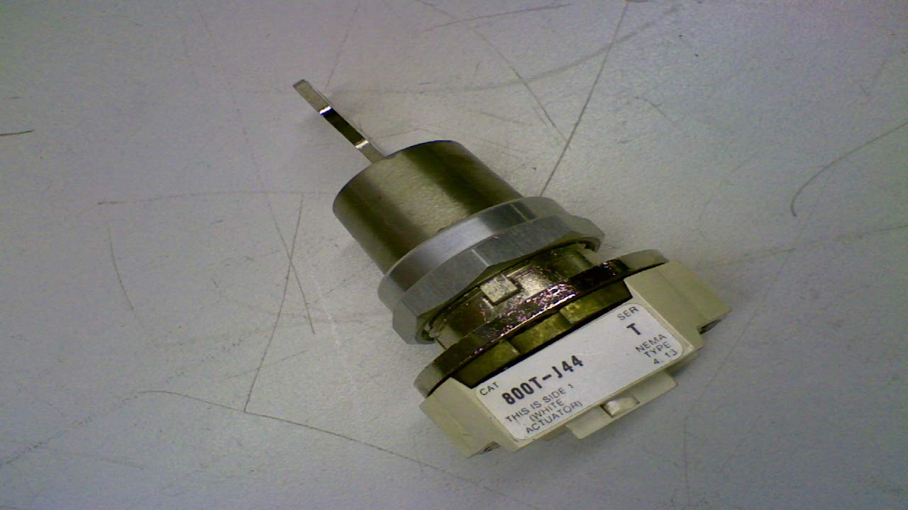 ALLEN BRADLEY 800T-J44 Key Switch, 30MM, SELECTOR Switch, 3