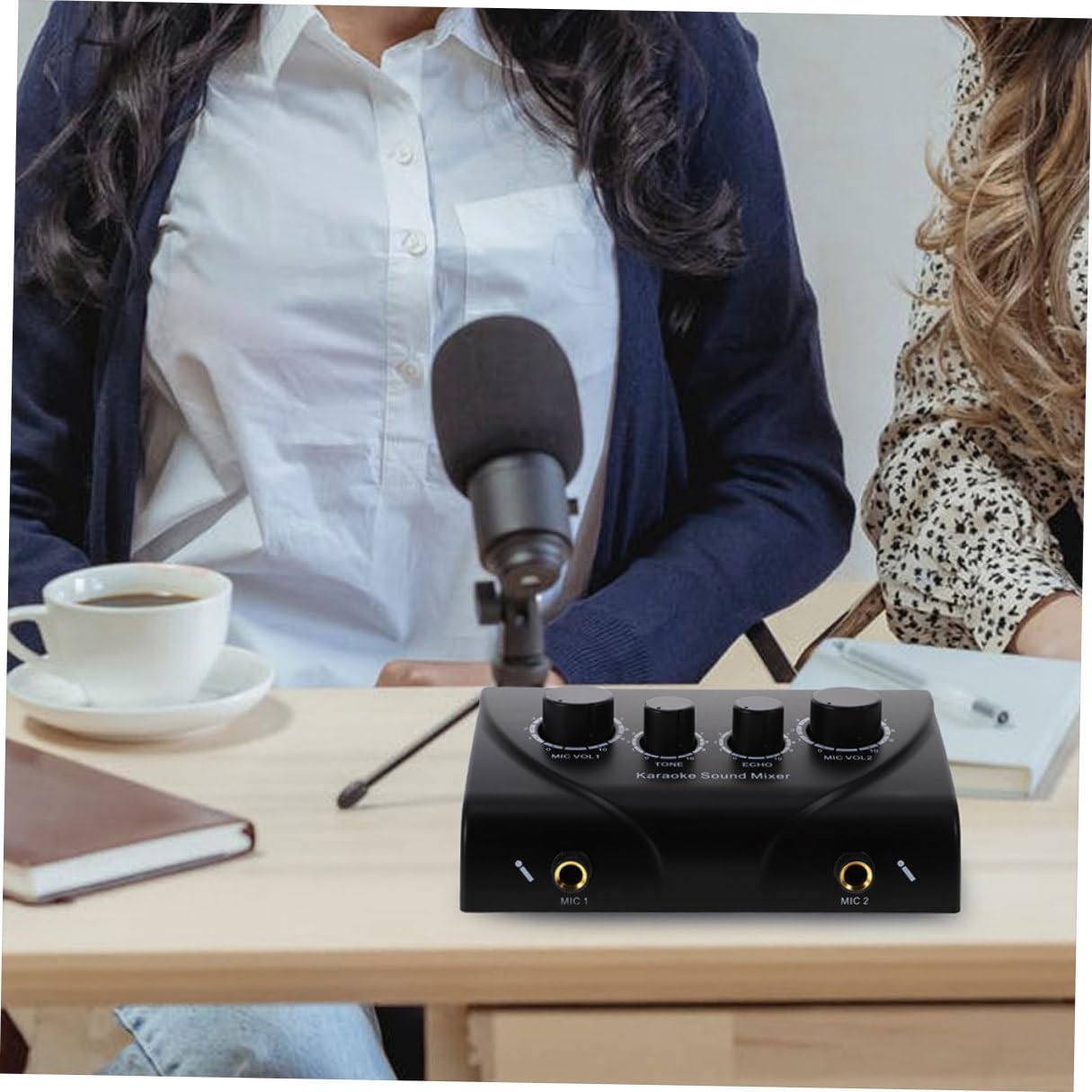 MAGICLULU Mezclador de Sonido Profesional Estéreo con Doble Entrada para Micrófonos Compacto y Ligero con Adaptador de Corriente Seguro para Karaoke Casa Ktv y Eventos Familiares