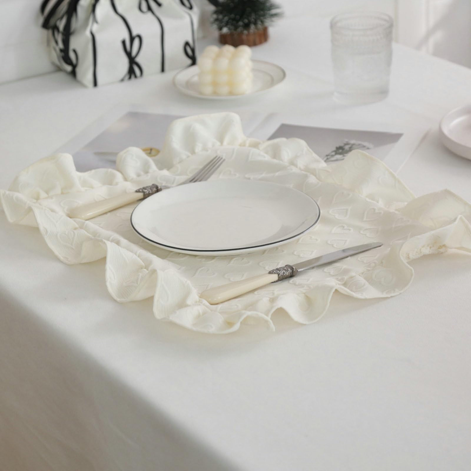 Platzset 6 Stück, Platzdeckchen Beige 38x45CM Polyester Einfarbig mit Herz rutschfest Tischset Rechteckig