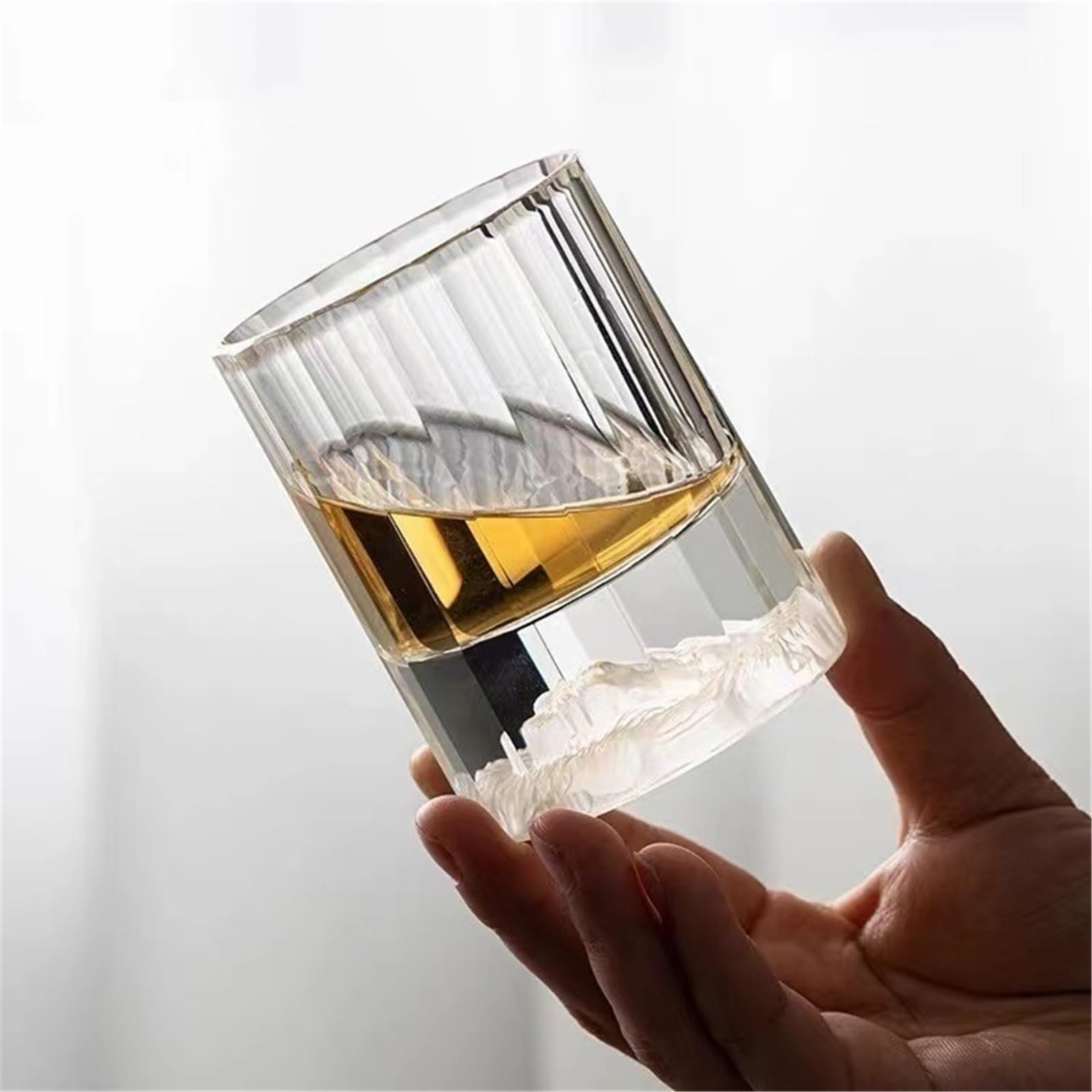 Codzienne napoje Luksusowe szklanki do whisky w pionowe paski, trójwymiarowa rzeźba głowy lwa, grube dno, staromodne, 150 ml Szklanki do wody(Gold)