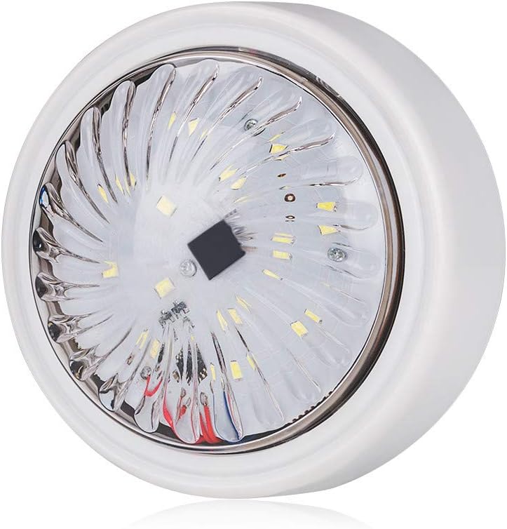 sotto la luce dell'armadio per l'ufficio