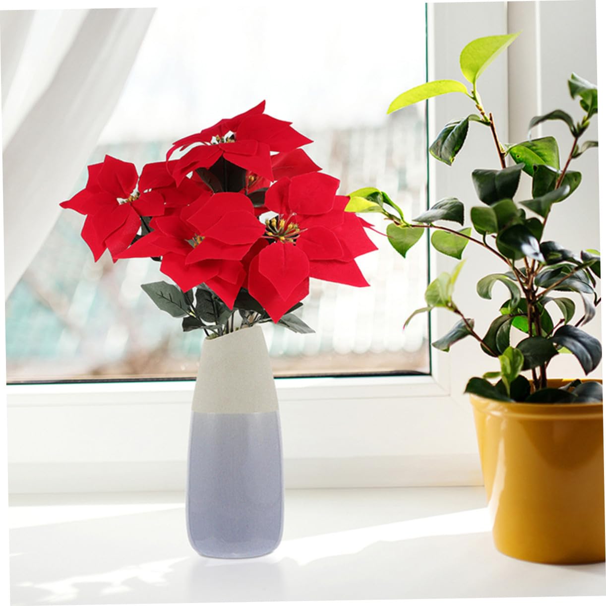 4 Stück Künstliche Weihnachtssternblumen aus Seidigem Stoff in Rot Realistische Tischdekoration ohne Gießen für Wohn und Esszimmer Elegante Poinsettia Dekoration