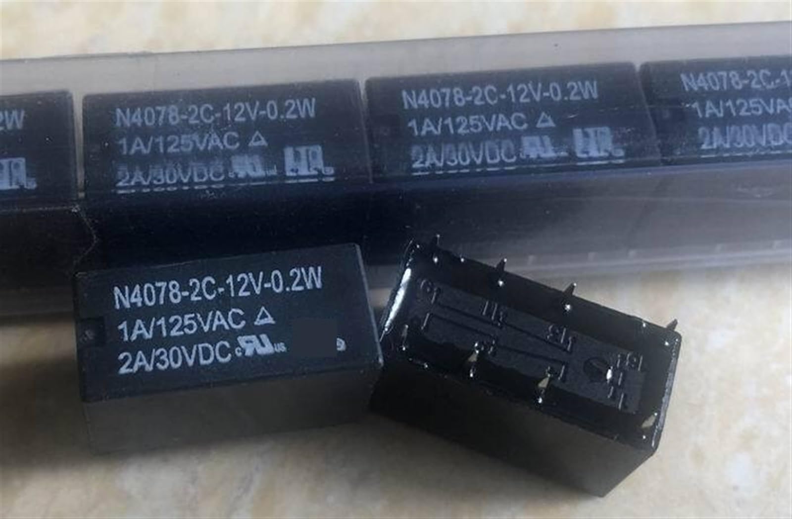 Relais 12V 2A économie d énergie N4078-2C-12V-0.36W à double inverseur