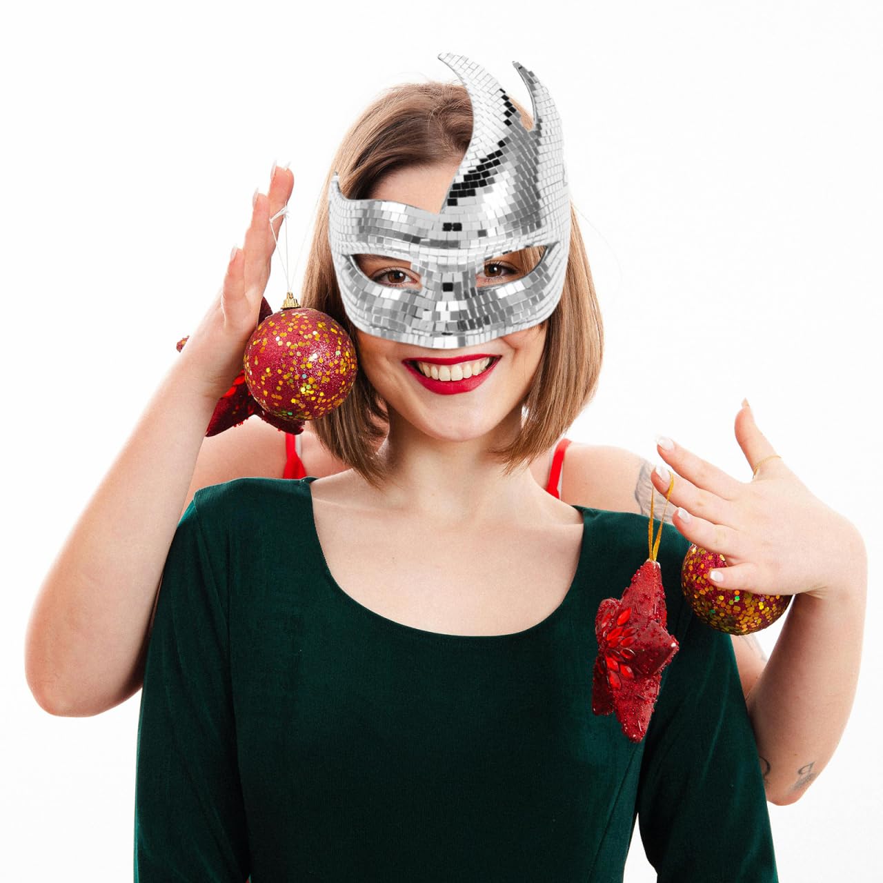 GALPADA Silver Cat Face for Women with Reflective Design and Adjustable Straps, Elegant Glass Material Half Face Mask for Halloween Events and Masquerade Balls