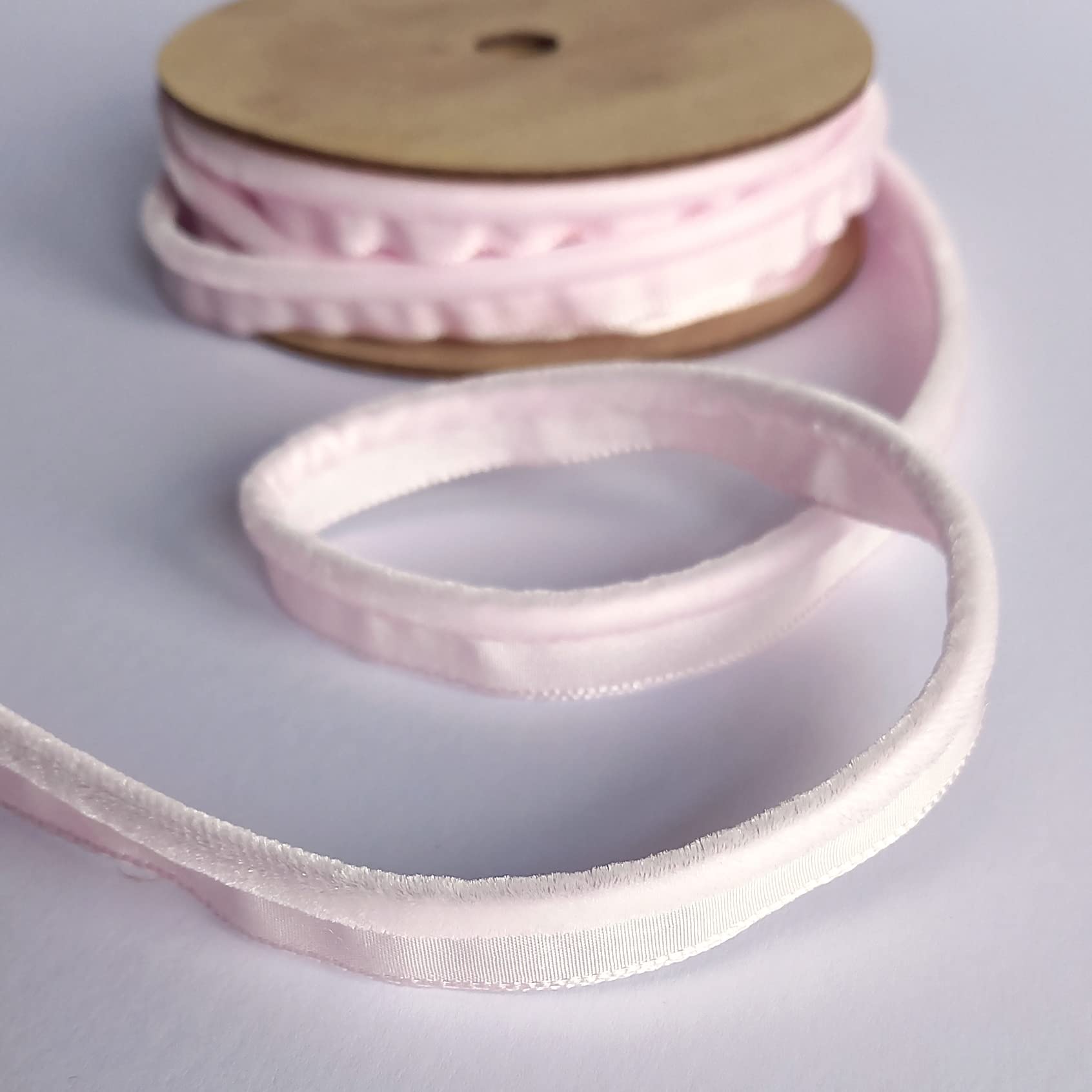 Velvet flanged Insert Piping Cord 5mm Diameter – 13 Rich Colours – Sold by The metre (Baby Pink)