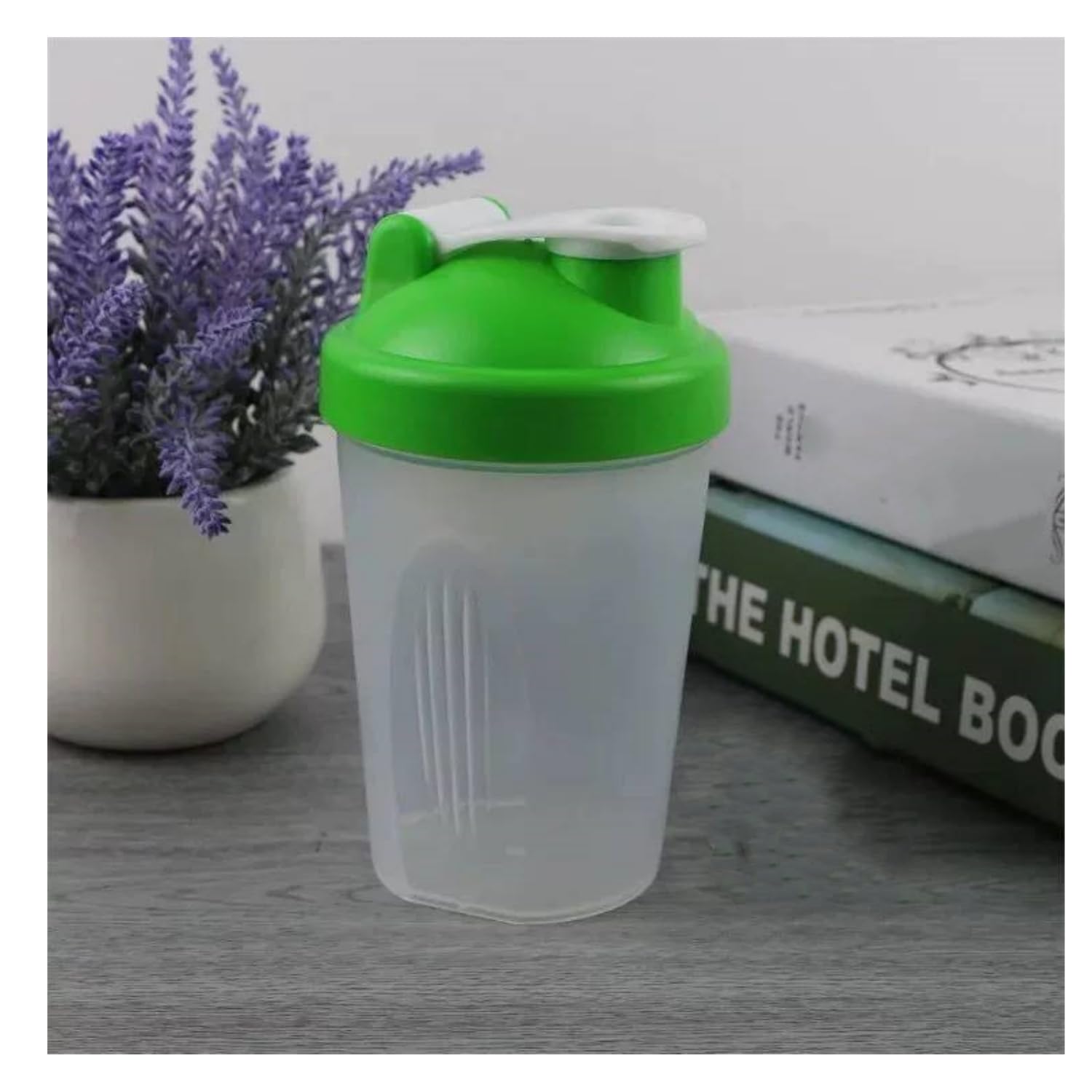 BKDRL Botella mezcladora para proteína en polvo con tapa clásica y libre de BPA, tapa de rosca segura, tapa abatible permanente, libre de BPA, 16 onzas (verde/transparente-16 oz-400 ml)