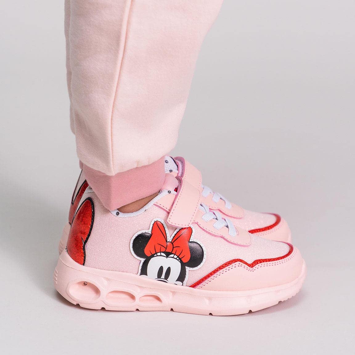 CERDÁ LIFE'S LITTLE MOMENTS Zapatillas Niña Luces de Minnie Mouse con Velcro para Facilitar Su Independencia Y Comodidad Y Refuerzo En La Puntera ZapatillasNiñas