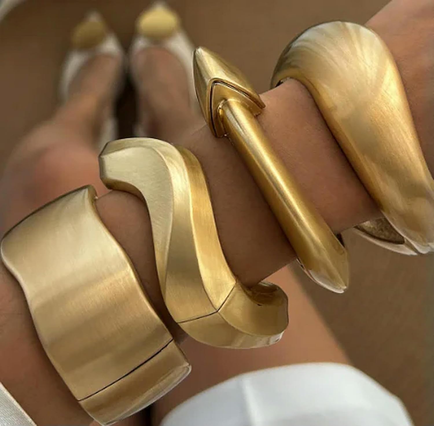 [小さな店] ヴィンテージデザイン 不規則なスプリングワイドバングルブレスレット レディース ファッション ストリート レディ カフ