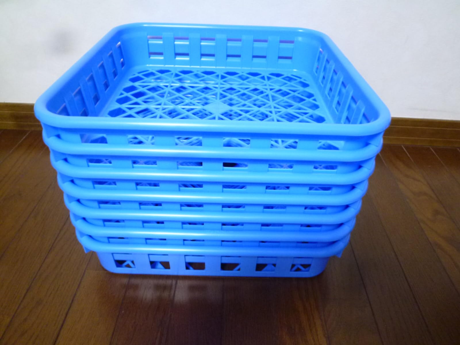 菌糸ボトル 800～830cc 32本 2300cc 5個 コンテナ3枚 まとめ 菌糸ボトル 800～830cc 32本 2300cc 5個 コンテナ3枚 まとめ