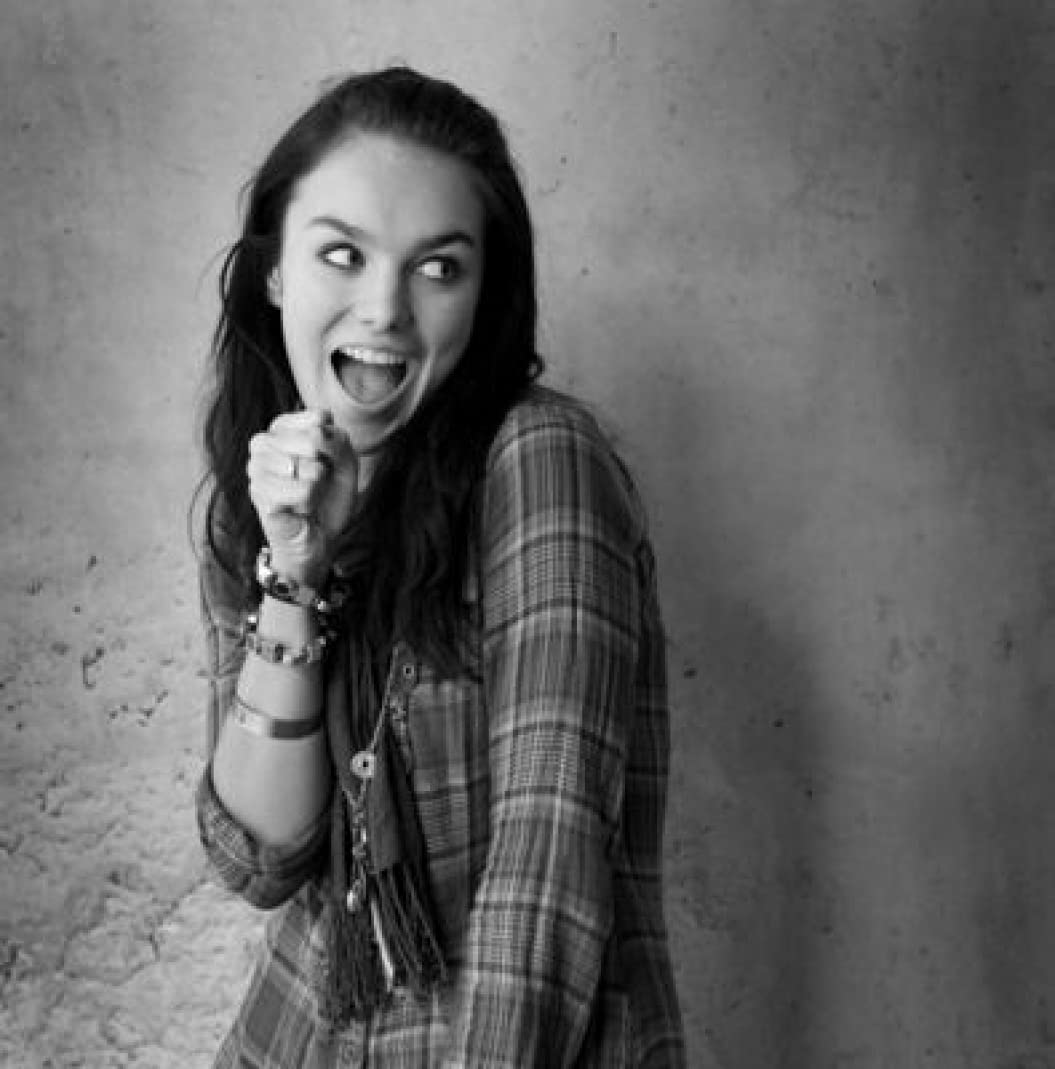 FC Carino Ewa Farna - 18X24 Rare Poster Print FCA #IDP393672