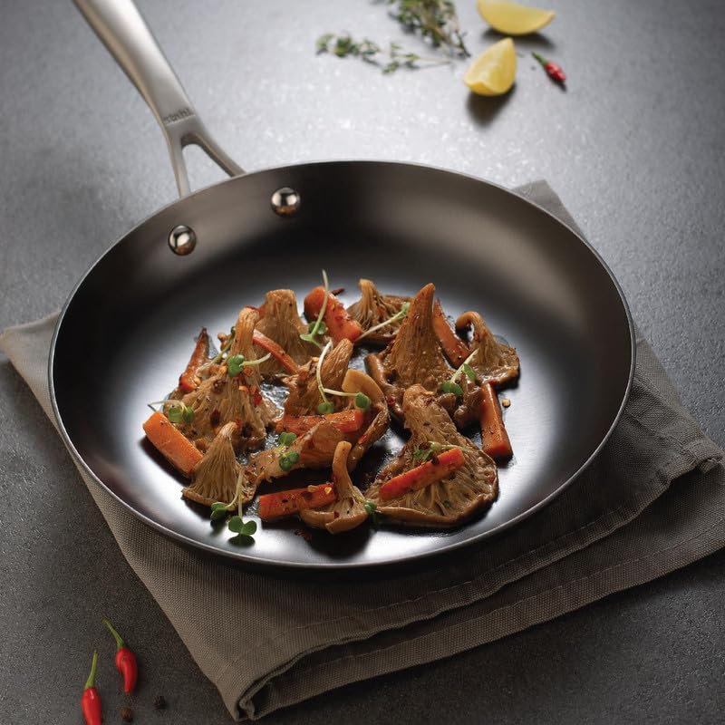 Poêle en fonte d'exception stahl Blacksmith Plus 7420 pour cuisson induction