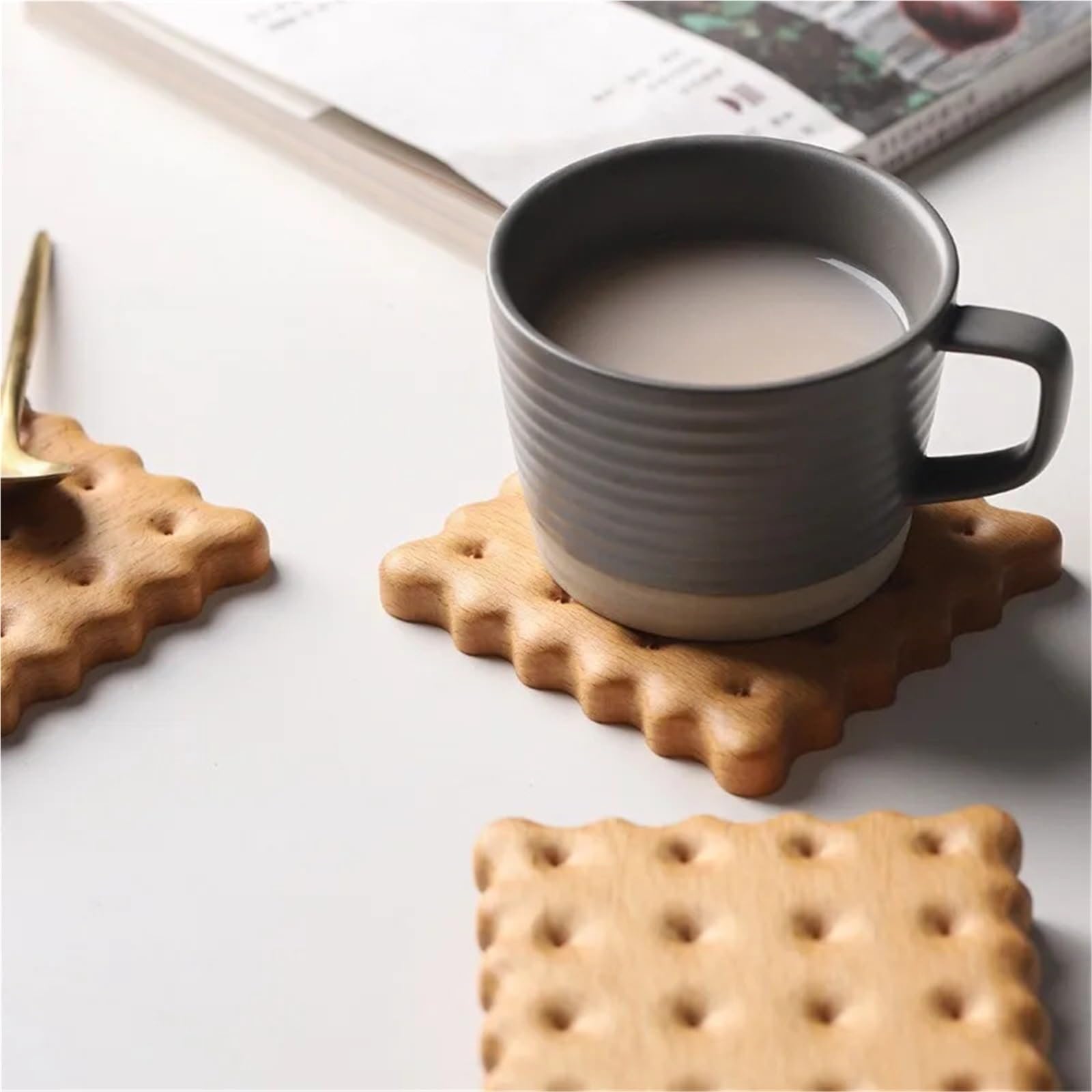 sous-Verres décoratifs en Bois résistants à la Chaleur, 4 pièces, Tapis for Tasses de café et thé, Dessous Verre antidérapants for pour La Maison Le Café(Brown)