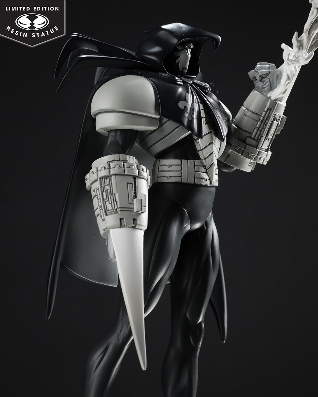 McFarlane Toys- DC Direct Azrael by Joe Quesada (Batman Black & White) 1:10 Scale Resin Statue
