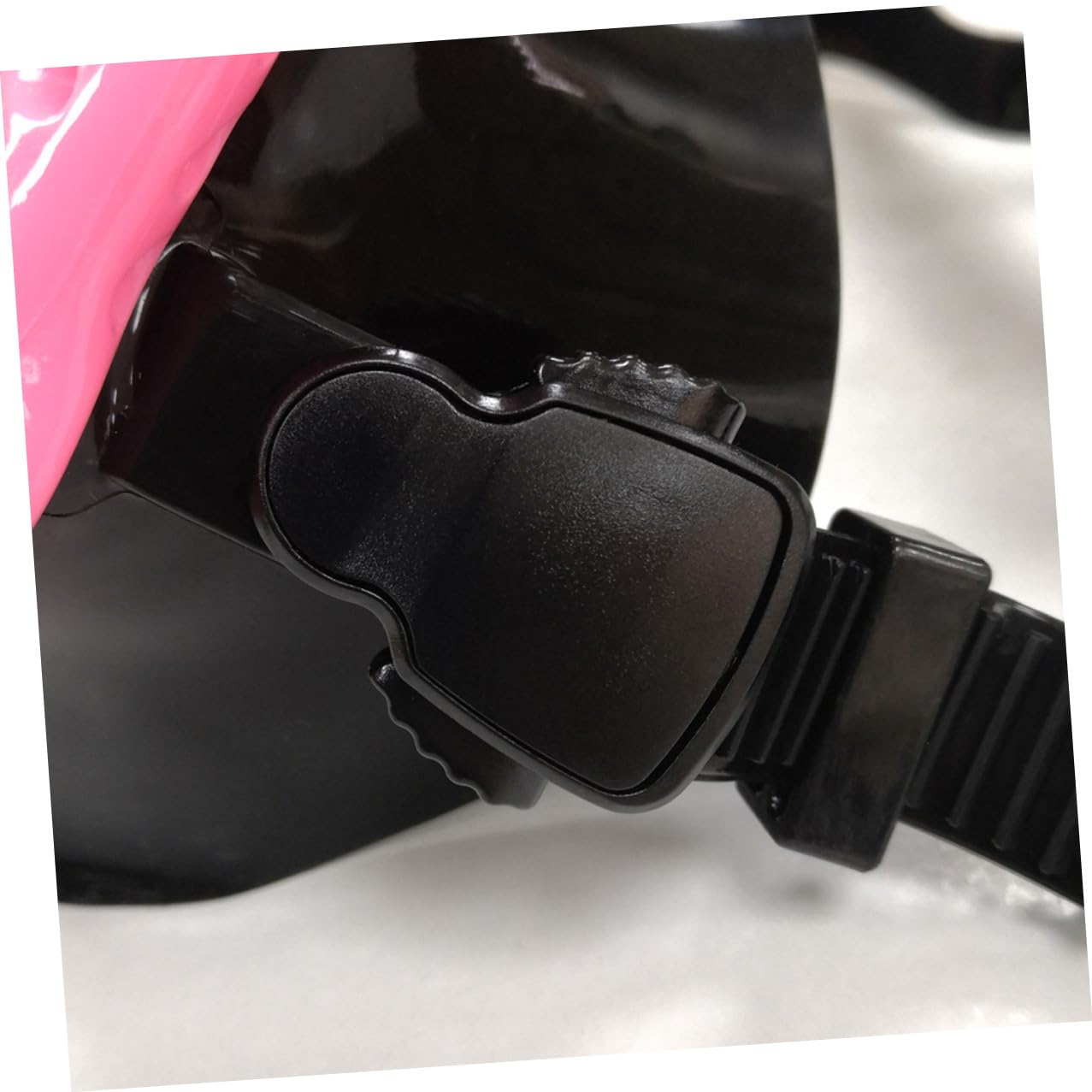 ERINGOGO Gafas de Snorkel y Natación con Tubo de Respiración Lentes de Silicona Inodora y Correa Elástica Diseño de Ventana Única para Visión Panorámica y Drenaje Unidireccional Equipo