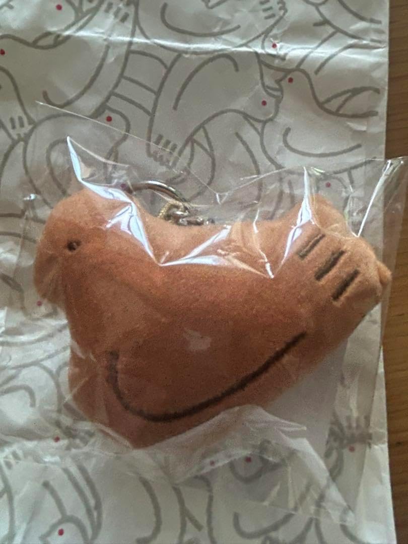 売り切れ】水面に沈む赤色花のレジンバッグチャーム 売り切れ】水面に