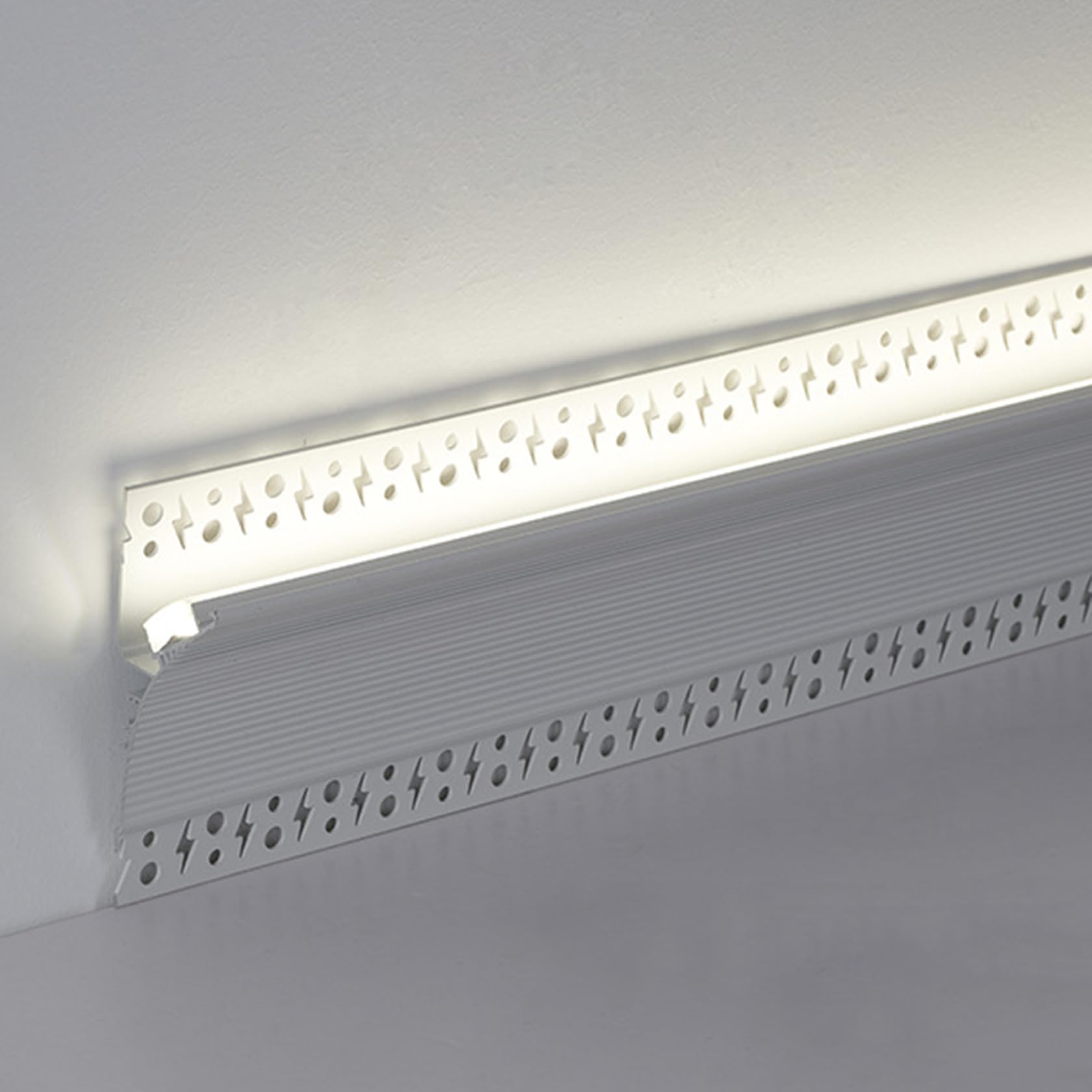 Moulure de plafond blanche | Rénovation salon 1m