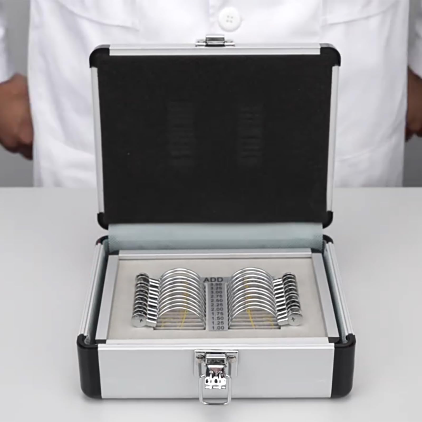Ensemble de lentilles optiques - 22 lentilles d'essai ophtalmiques avec étui de rangement en aluminium pour la protection - Outils professionnels pour les tests oculaires en optométrie (L 21*17*8