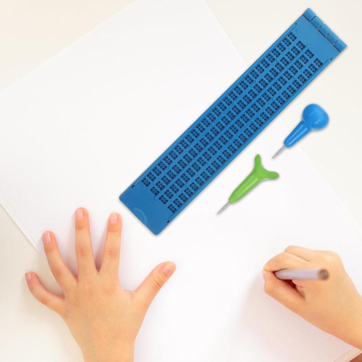 Portable Braille Writing Board with 4 Rows and 28 Cells, Plastic and Stainless Steel Material, Blue Braille Reading Writing Aid for Blind Individuals and Beginners