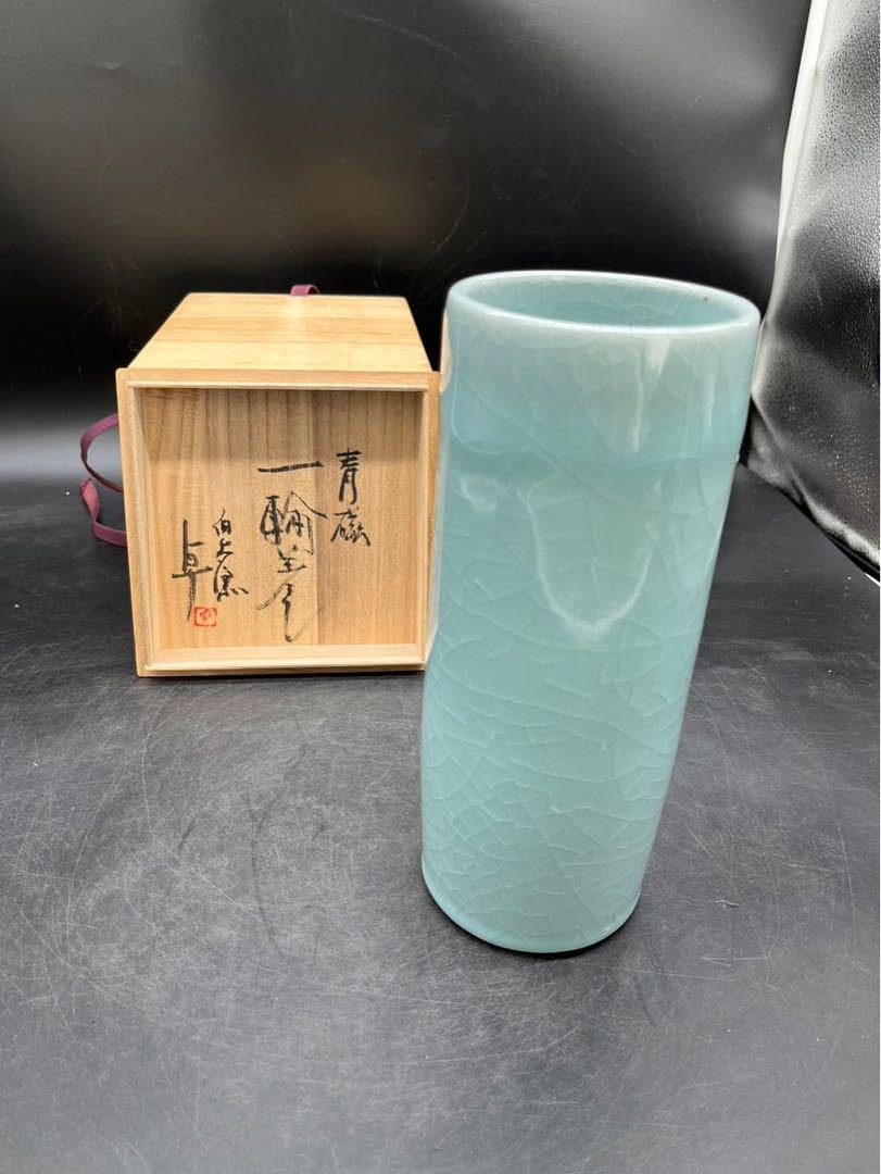 Amazon.co.jp: 小野卓作 青磁 花入 花器 共箱 花瓶 人間国宝 工芸品 