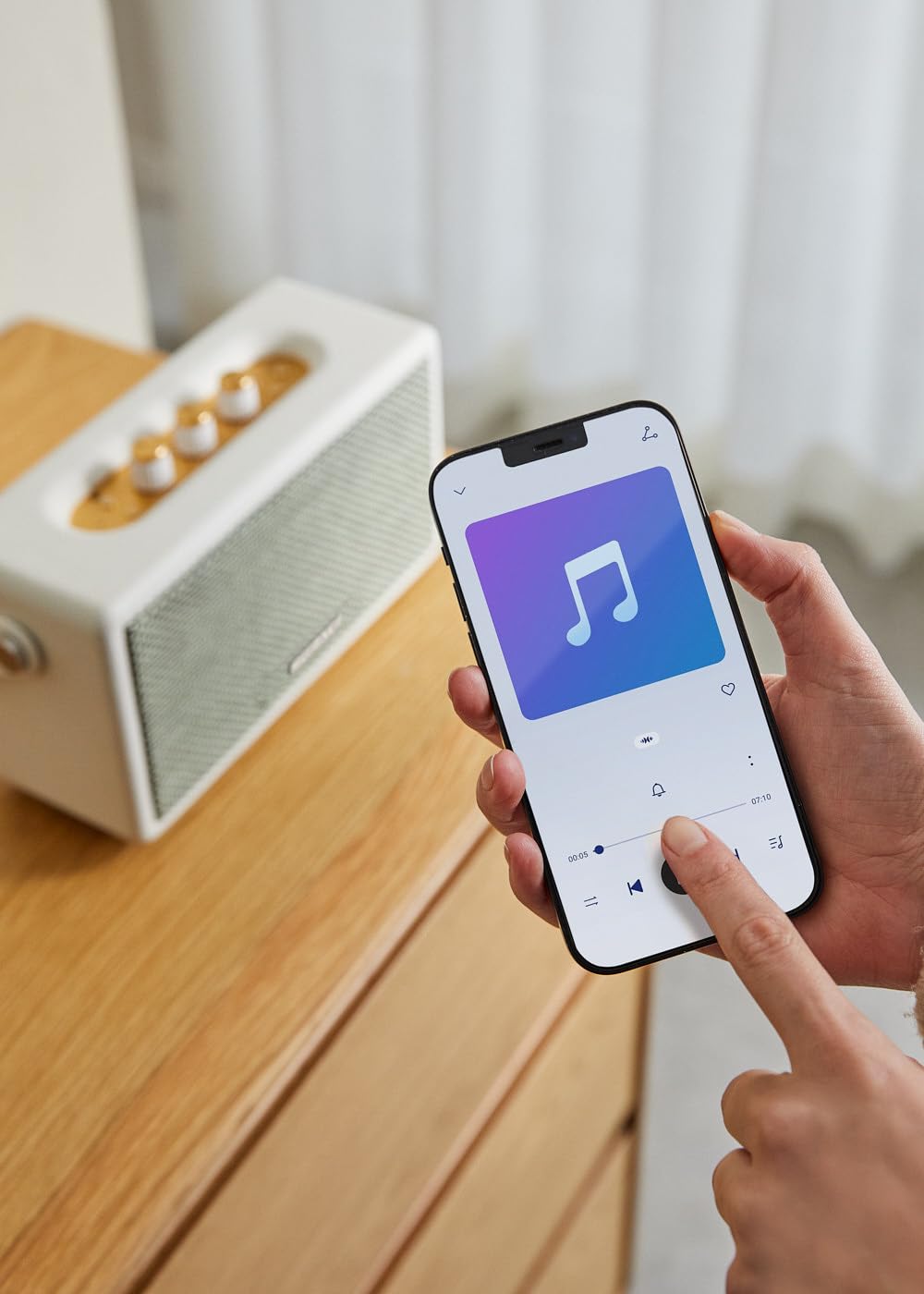 CREATE / Speaker Retro/Haut-Parleur Portable avec Bluetooth, USB et AUX Blanc cassé Petit/Design rétro, jusqu'à 5 Heures d'autonomie, Sangle de Transport, 40W