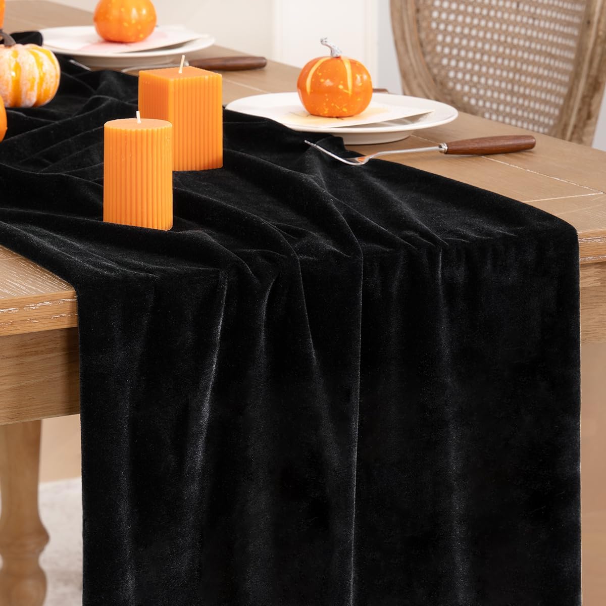 DeZerlor Velvet Table Runner Christmas Table Runner 20 x 120 Inch Luxurious Elegant Velvet Fabric Table Decorations for Xmas Dinner Holiday Wedding Bridal Baby Shower, Black（3 Pack）