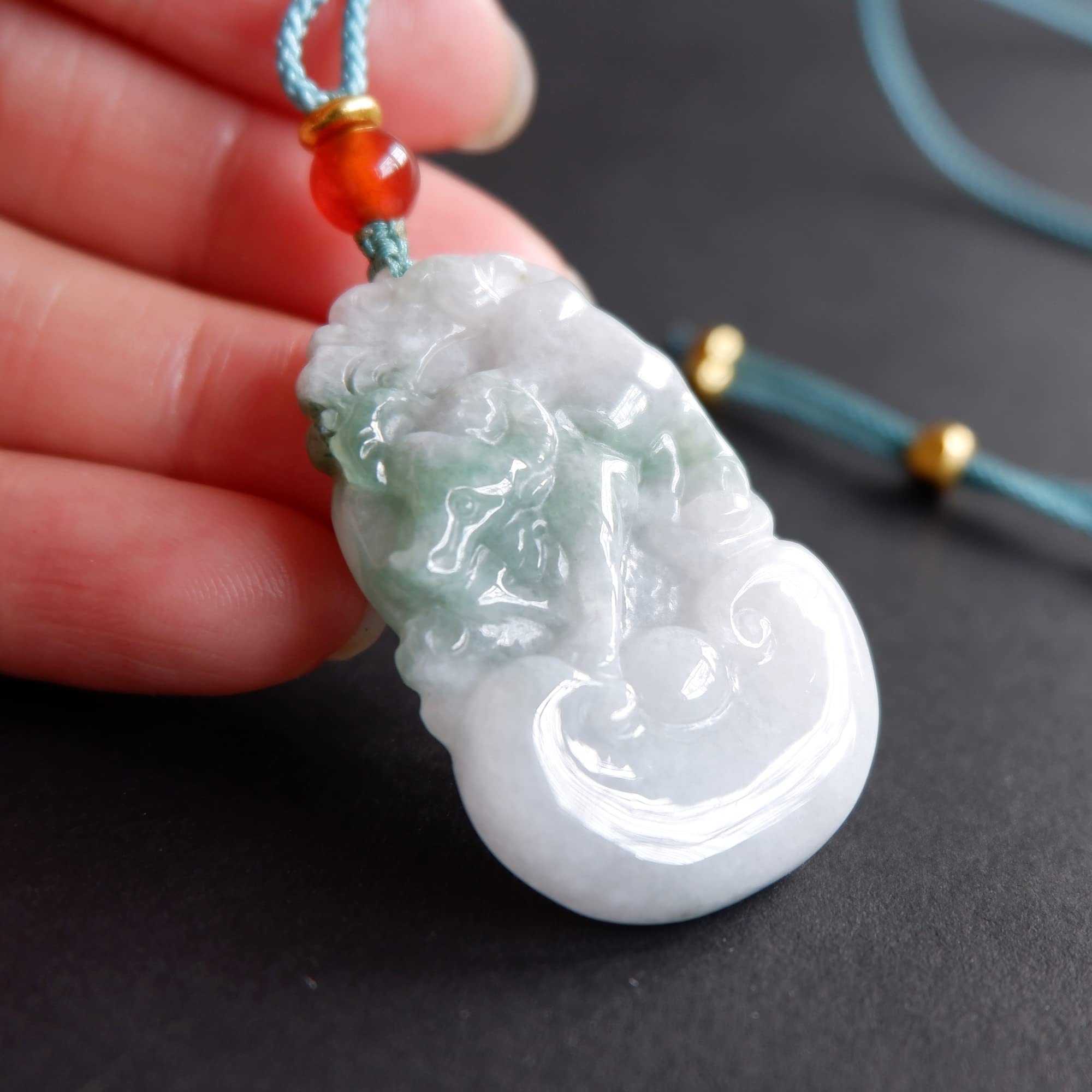 Natürliche grüne Jadeit-Sternzeichen-Anhänger-Halskette, Amulett
