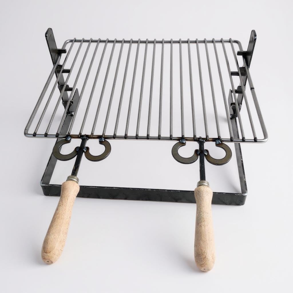 Griglia in ferro regolabile su più altezze, bistecchiera con manici in legno, per barbecue e camino per carne pesce verdure (50x36 cm)