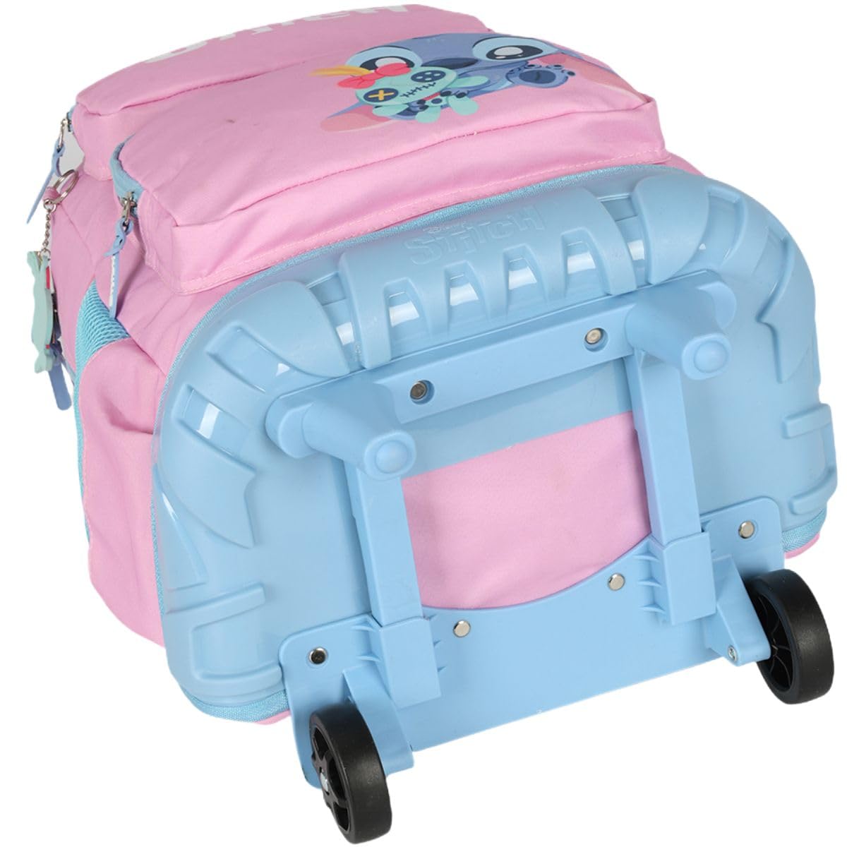 Mochila Infantil Rodinhas Stitch com Lancheira e Estojo 100 Pens Rosa em promoção! Veja a oferta e mais achadinhos de Mochilas escolares 5 Hoje é o melhor dia para comprar Mochila Infantil Rodinhas Stitch com Lancheira e Estojo 100 Pens Rosa com aquele preço maroto! Promoção! Aproveite a oferta! 5