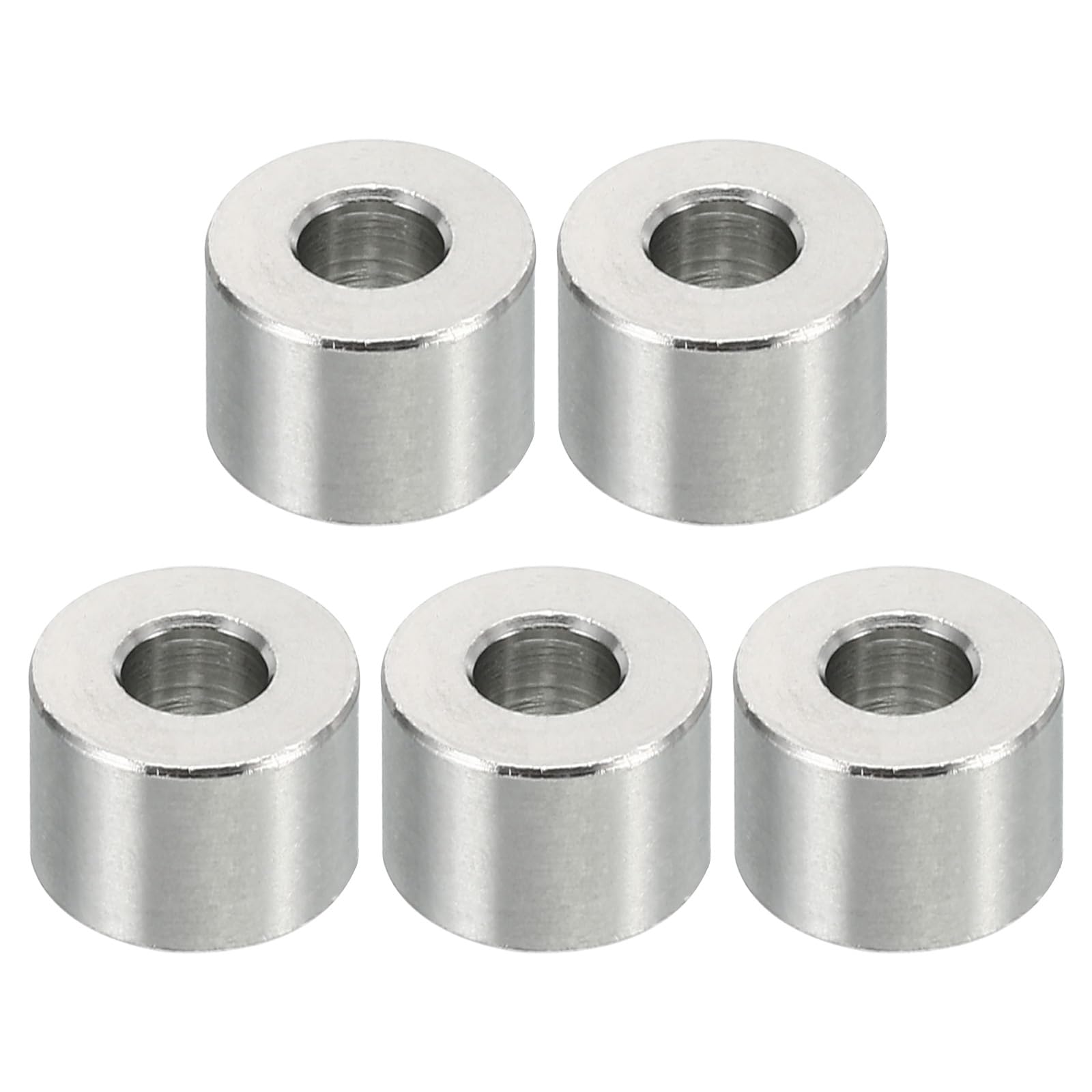 Ашық ауада ресейлік егде жастағы свингерлердің қатысуымен порно Ер адам әйелді топтық секске азғырған.