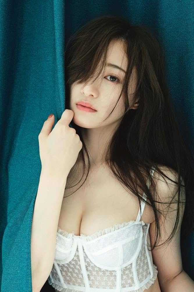 中田花奈 写真集掻き立てる　プレゼントポスター Amazon.co.jp: 中田花奈 2nd写真集 掻き立てる : 笠井 爾示