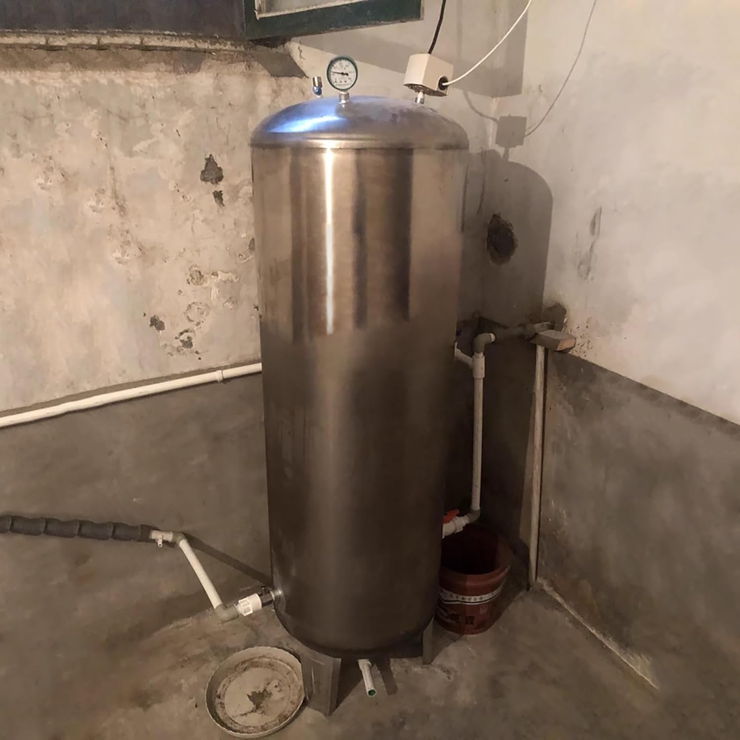 15 Gallon 304 Stainless Steel Well Pressure Tank with Gauge, Durable Indoor/Outdoor Water System, Includes Mounting Kit - 60L/15.8Gal Water Storage Solution