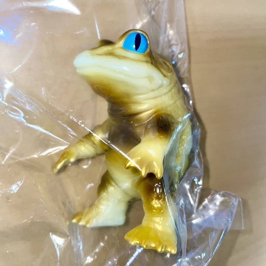 ケロンガ ソフビ Amazon.co.jp: ケロンガ 泥目 GID 蓄光 タケピコ x One up. ワン