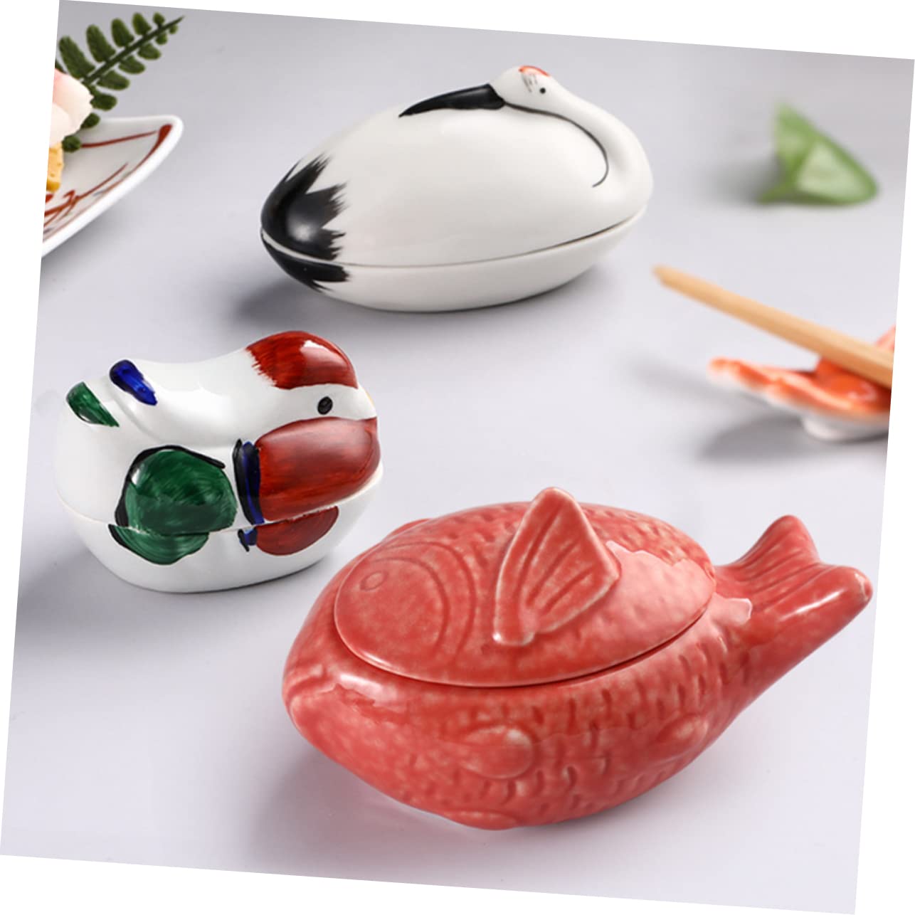 MAGICLULU Keramik Spülmaschinenfest und Leicht zu Reinigen Saucenschale in Fischförmigem Design mit Deckel Japanischer Stil für Restaurant und Zuhause