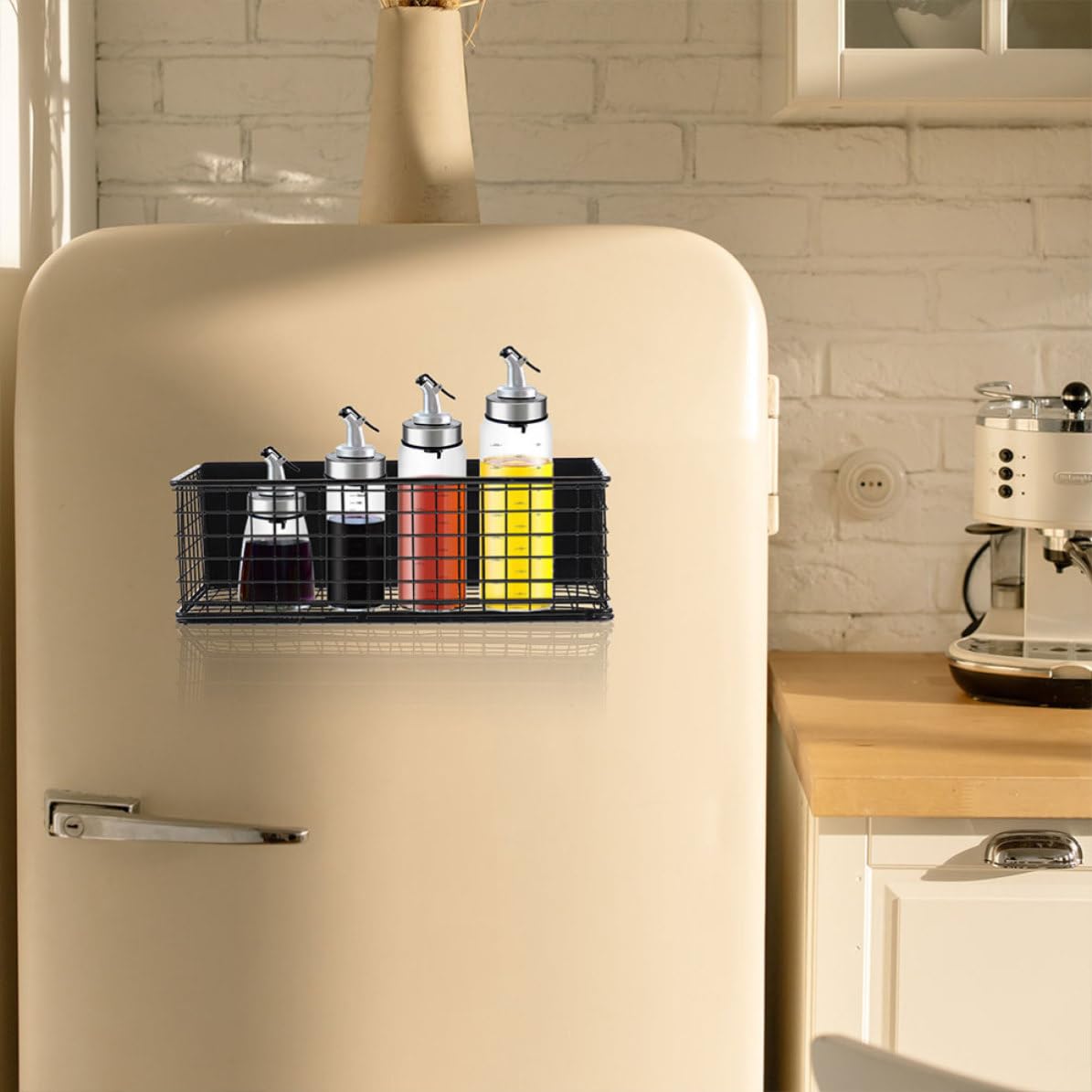 Operitacx Organisateur de à Design Résistant Ventilation pour L'usure Ajouré en Magnétique 2pcs Fer Noir Frigo Bouteilles et Bocaux D'épices